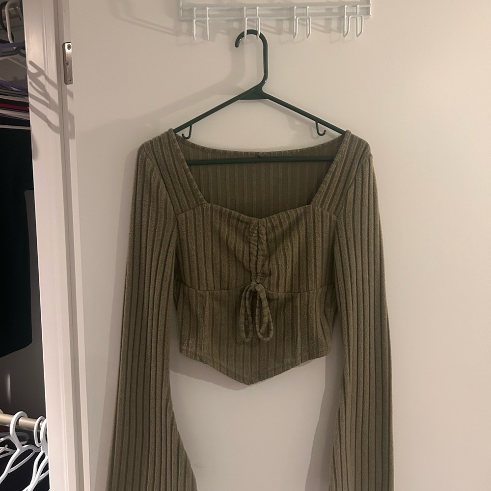 Ribbed Olive Green Long-Sleeve Crop Top with Drawstring